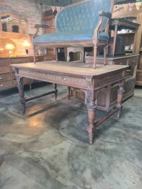 Mesa escritorio con 2 cajones, colonial de cedro