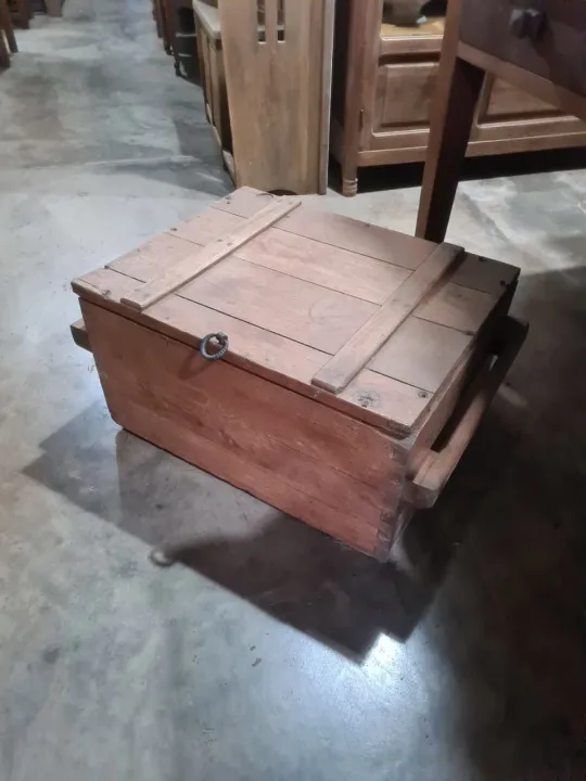 Baul de municiones o mudanza antiguo de madera chico