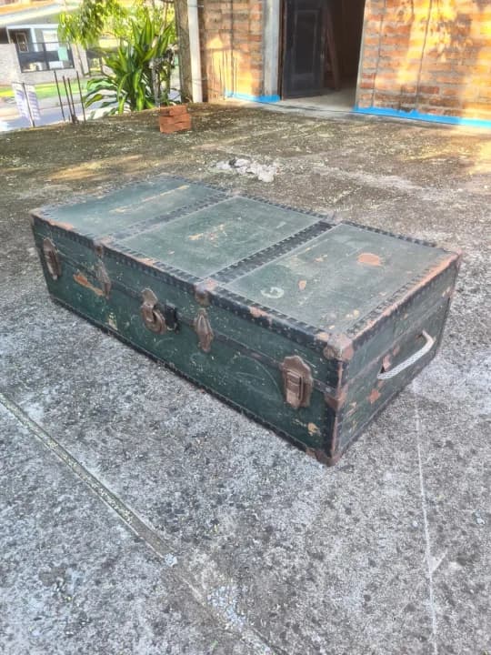 Baul de mudanza antiguo de madera grande