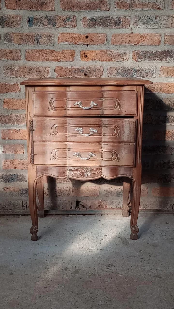 Mesa de luz provenzal alta