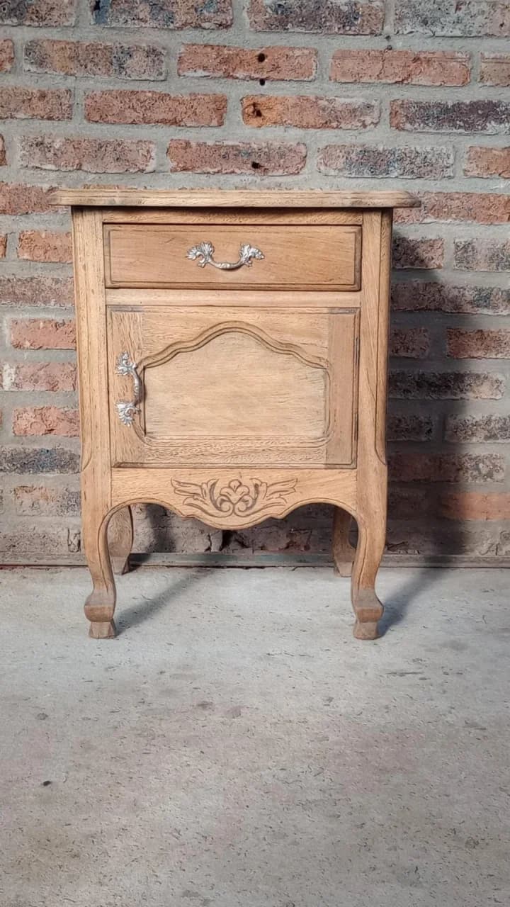 Mesa de luz provenzal