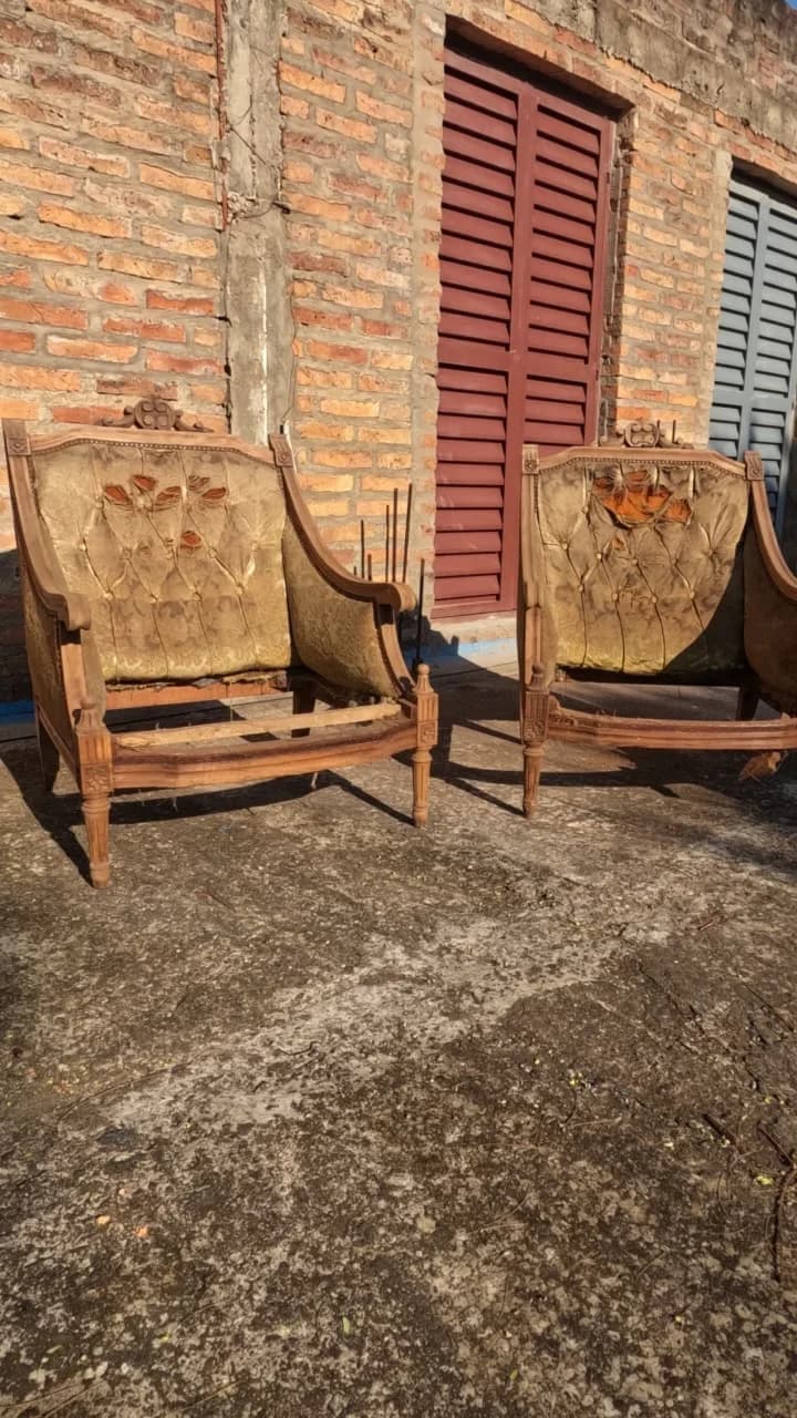 Sillones Luis XVI, el par mas el de dos cuerpos para retapizar, amarillos