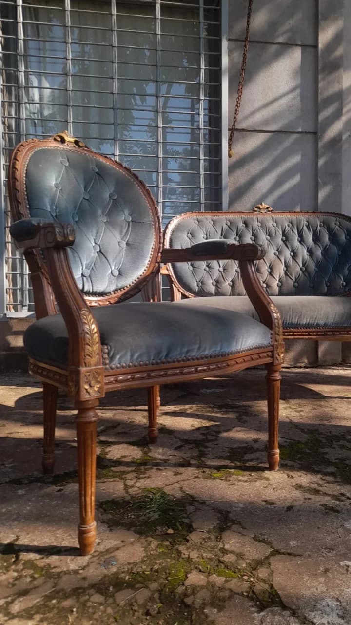 Sillones Luis XVI medallón, juego de sala, el par mas el de dos cuerpos