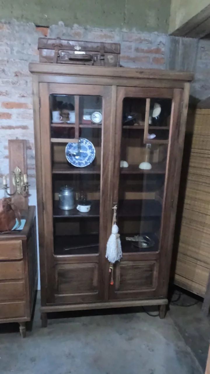 Biblioteca de 2 puertas Nogal Ingles de campo