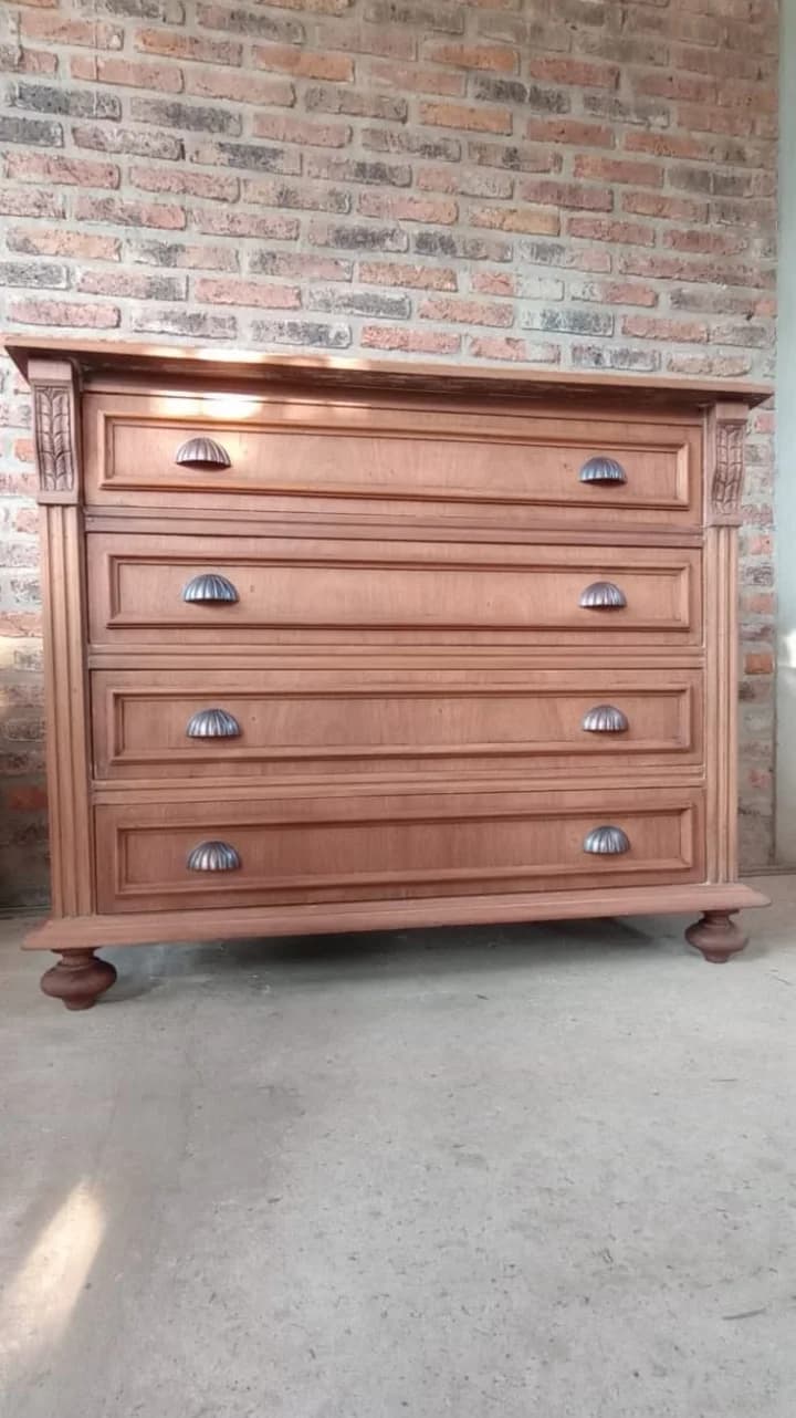 Cómoda estilo colonial inglés restaurada